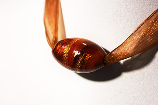 Collier Bulle Marron Et Rouge