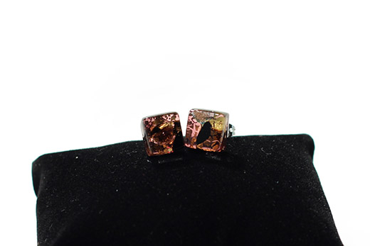 Boucles d'oreilles Clou Prune Tacheté Noir