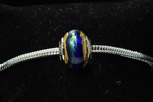 Perle Ronde Bleu Irisé